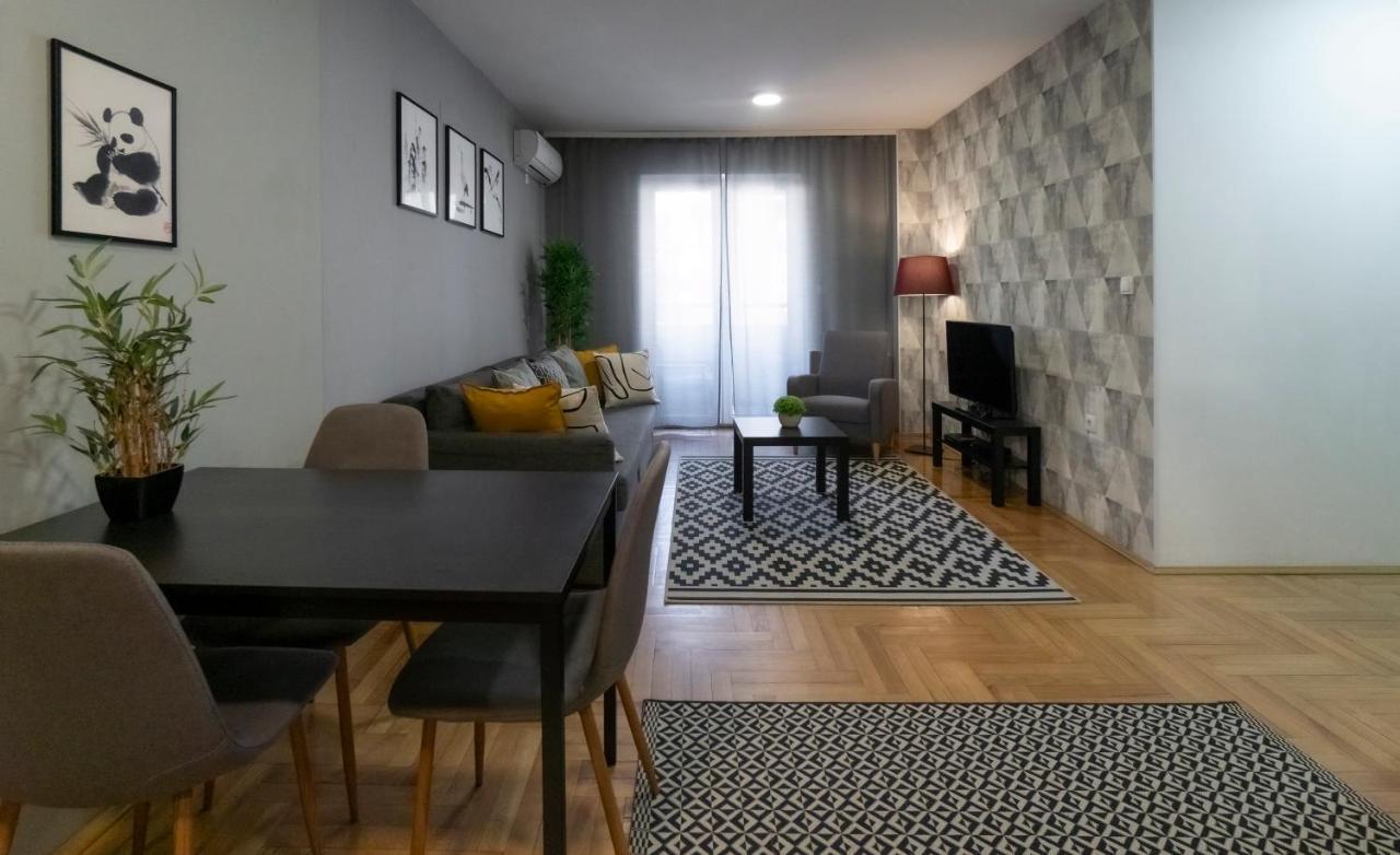 Central Fenix Apartment - Free Private Parking-Fast Wi-Fi Νόβι Σαντ Εξωτερικό φωτογραφία