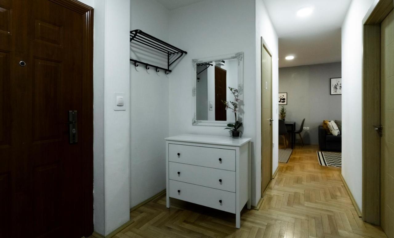 Central Fenix Apartment - Free Private Parking-Fast Wi-Fi Νόβι Σαντ Εξωτερικό φωτογραφία